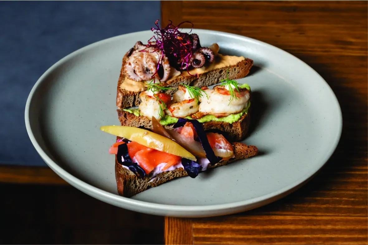 Smørrebrød nórdico en Pauza La Cala de Mijas